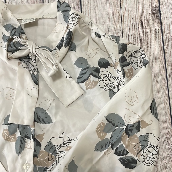 🌸Clearance! 🌸 Cream Floral Neck Tie Formal Shirt Size Unknown - Picture 2 of 8